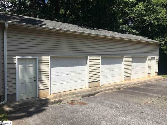 4th image of 260 West Dr