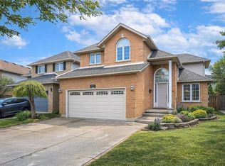 42 Hillgarden Dr, Hamilton, ON L8J 3R3