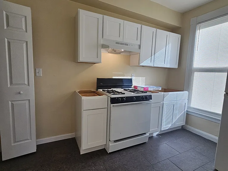 83 Sachem St #O2R — Photo 9