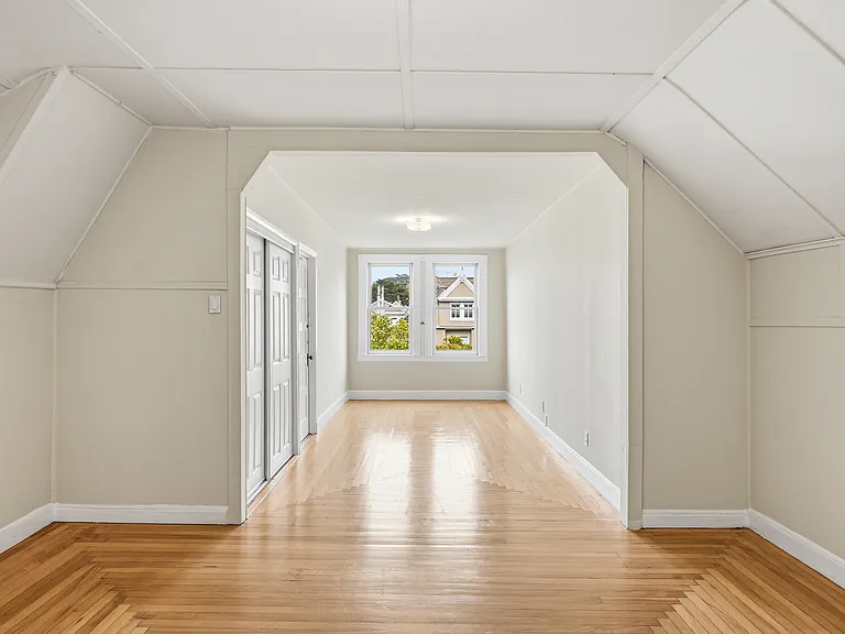 749 Clayton St #747 — Photo 32