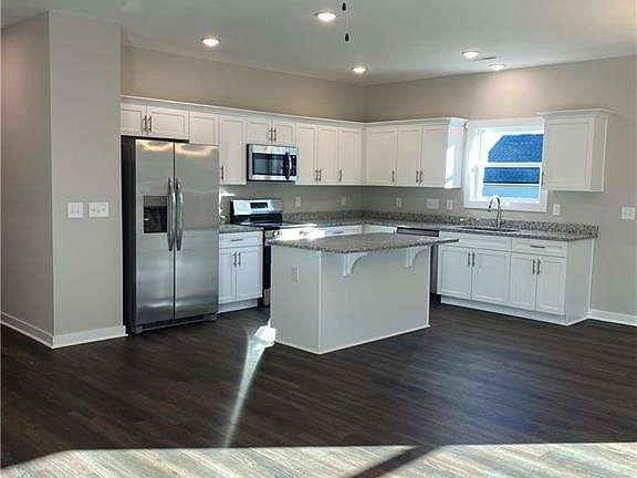 3rd image of 1144 Dudley St