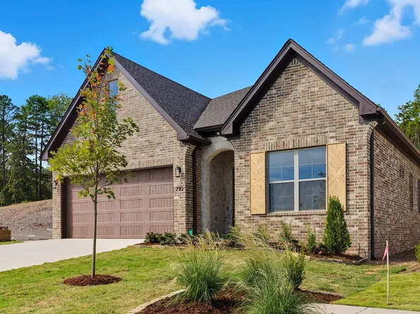 710 Edgewood Cir, Little Rock, AR 72223