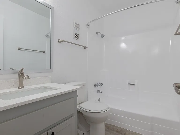 Sofia Apartments — Photo 16