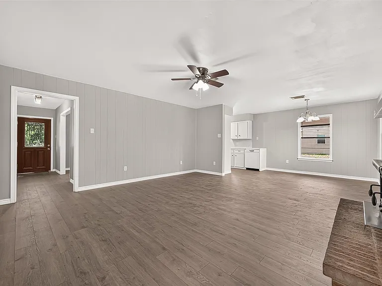 611 Dogwood Trl — Photo 5
