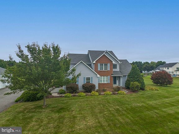 2nd image of 8 Meadow Dr