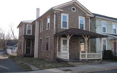 1st image of 807 Elm St