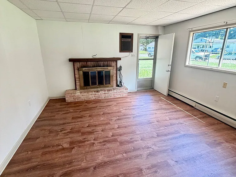 6225 Hollow Dr — Photo 17