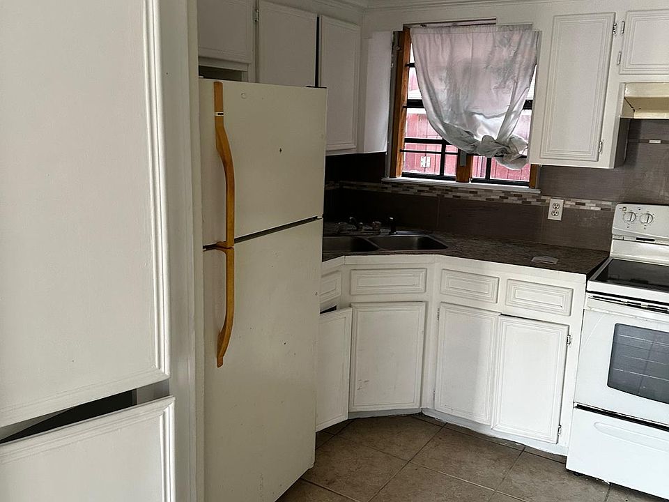 1st image of 655 W Washington St #1