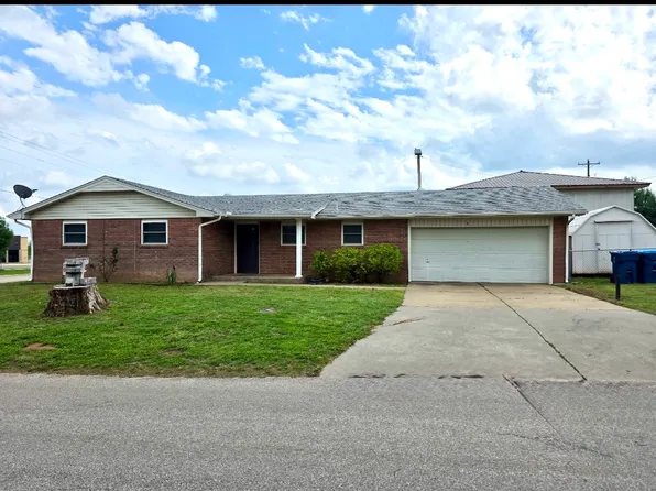 2 Williams St, Tuttle, OK 73089