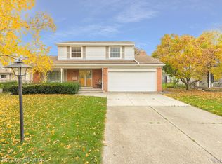 35541 Nona Ct, Sterling Heights, MI 48312
