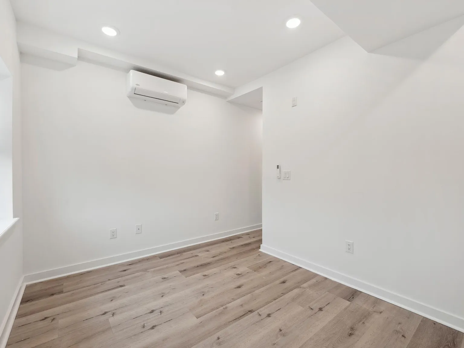 3458 Frankford Ave — Photo 4