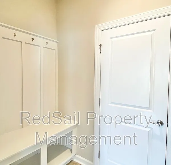 217 Manor Dr — Photo 33