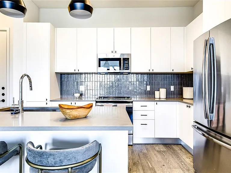 800 Embassy Dr #420 — Photo 10