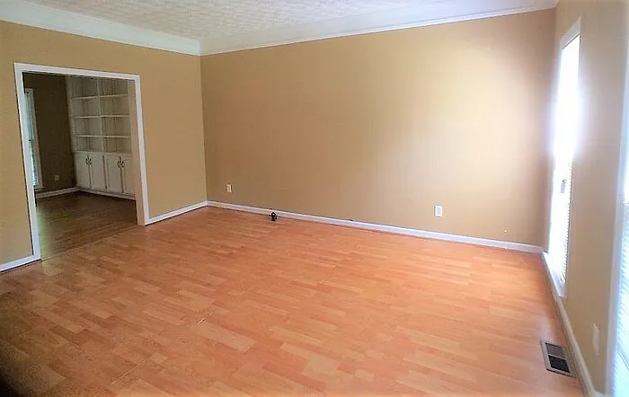 2213 McQuiston Dr SW — Photo 3