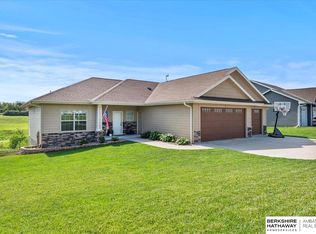 54687 Glover Rd, Glenwood, IA 51534