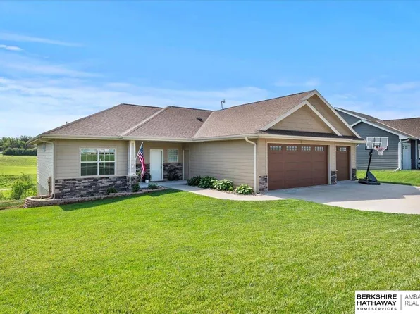 54687 Glover Rd, Glenwood, IA 51534