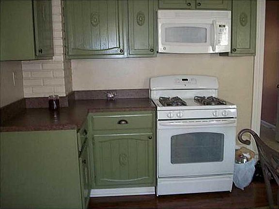 3rd image of 645 W 22nd St