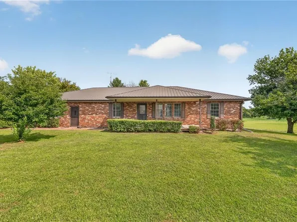 40822 E 116th St, Richmond, MO 64085