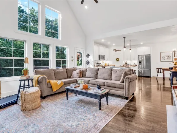 170 Briarwood Ln, Smithville, TN 37166