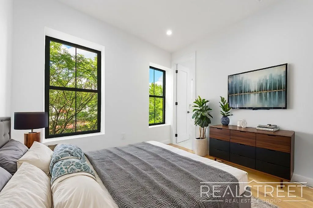 Building Photo - 206 Mac Dougal St #4
