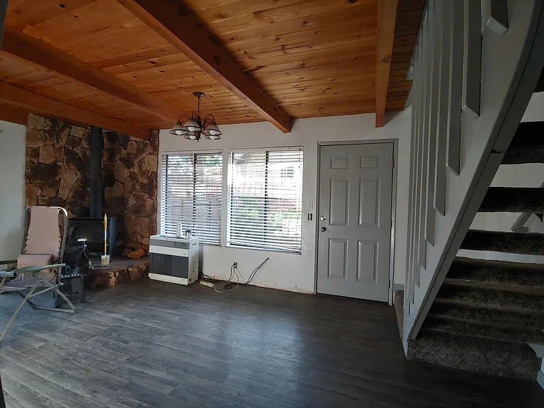 17309 Squirrel Ct — Photo 5