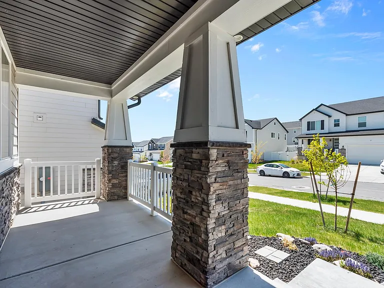 2156 N Wallflower Dr — Photo 3