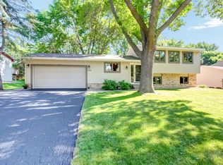 10948 Hyland Ter, Eden Prairie, MN 55344