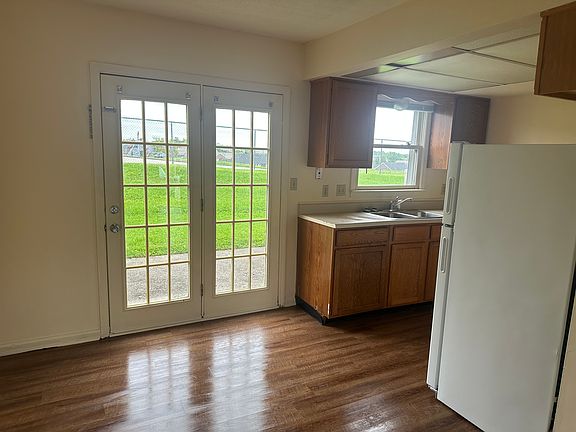5th image of 102 Hager Dr #K