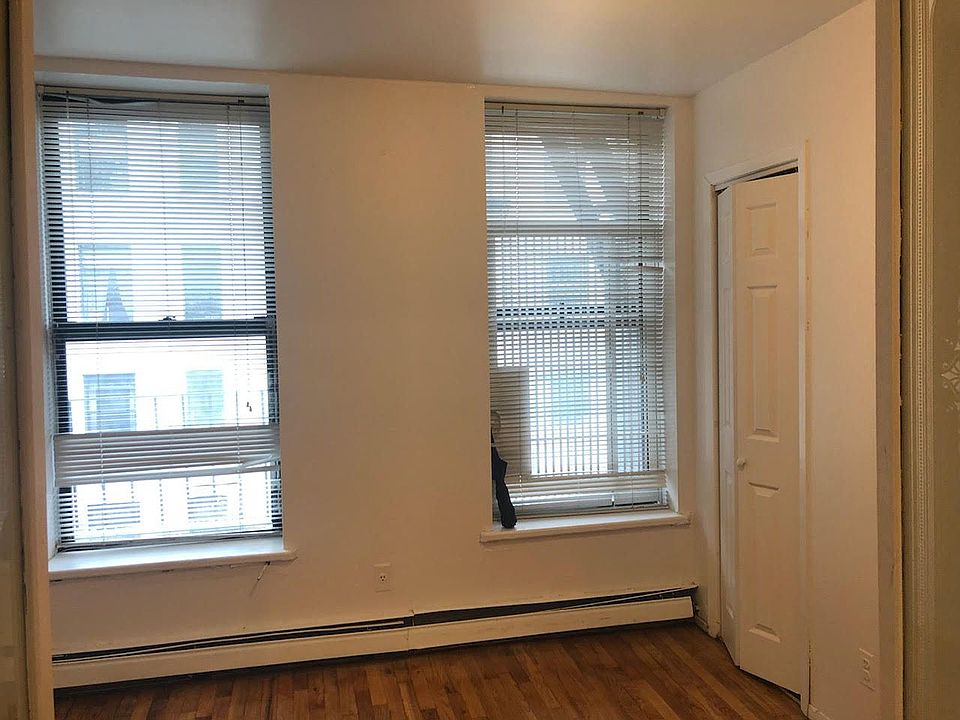 1st image of 454 W 46th St #4D