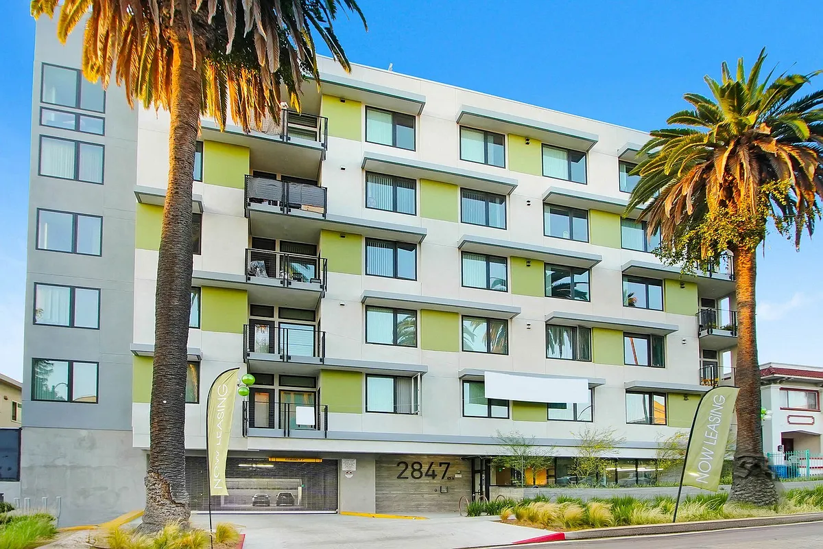Building Photo - Zephyr Apartments