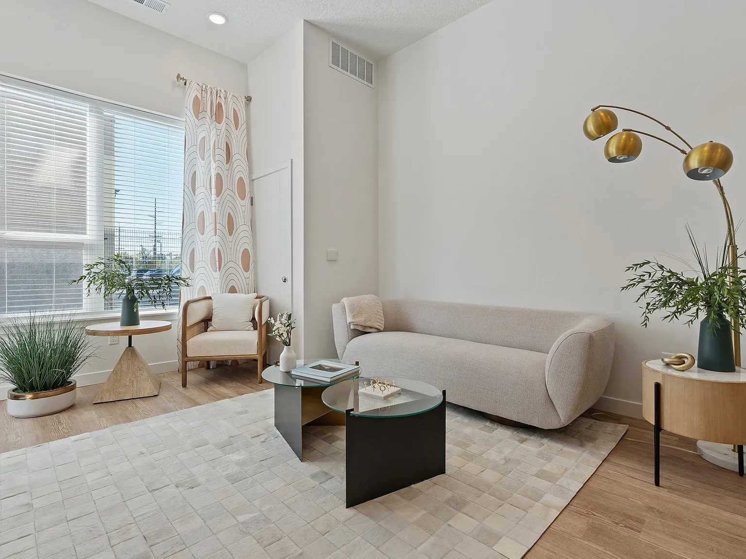 SevenO2 Main Apartments — Photo 2