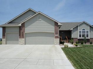 10910 W Maxwell Cir, Wichita, KS 67215