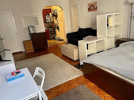 2nd image of 319 W 105th St APT 4C