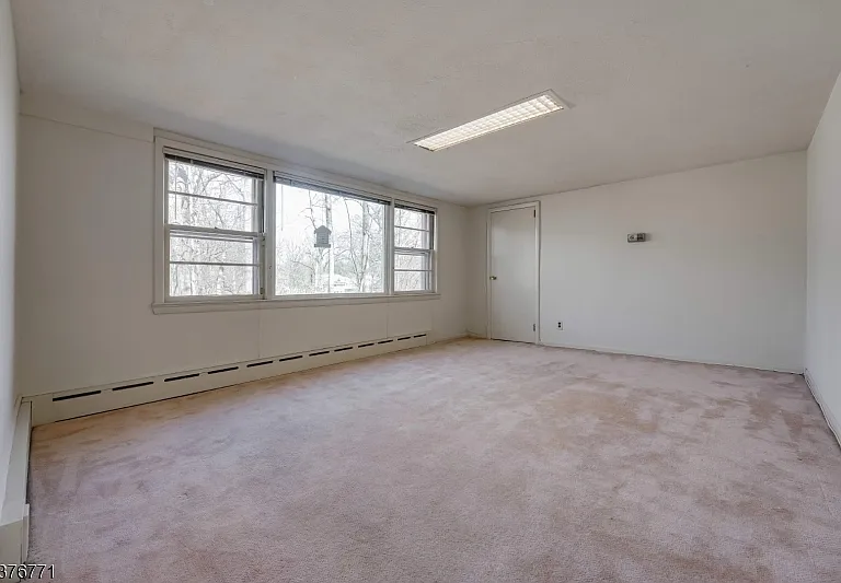 17 Oxford Dr — Photo 25