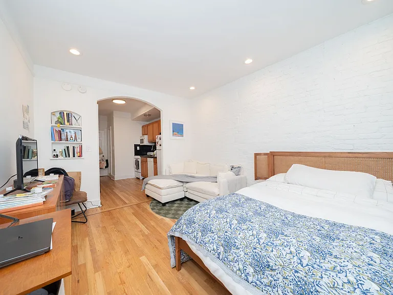344 W 17th St #B1 — Photo 3