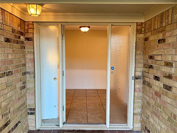 5th image of 514 Stewart Ln