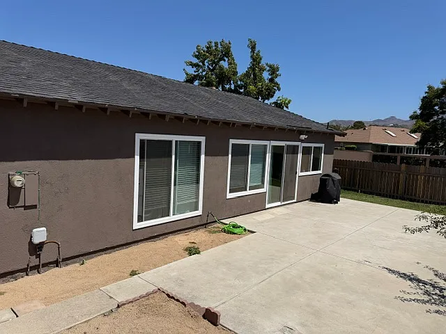 305 N Otono Ct — Photo 2