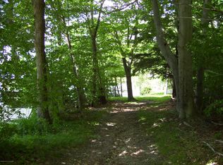 8 Columbus Dr, Archbald, PA 18403