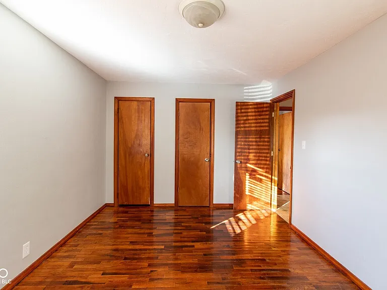 2510 W 38th St — Photo 11