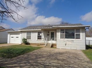 605 Xenia St, Plainview, TX 79072