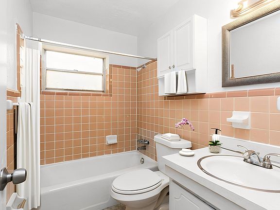 3rd image of 1215 10th St #3