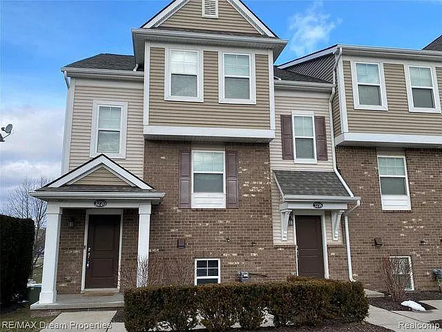 3 bed, 1541 sqft, $2,675 — Photo 2