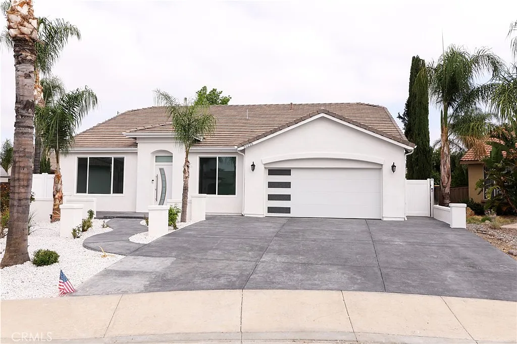 5 bed, 2359 sqft, $3,800 — Photo 1