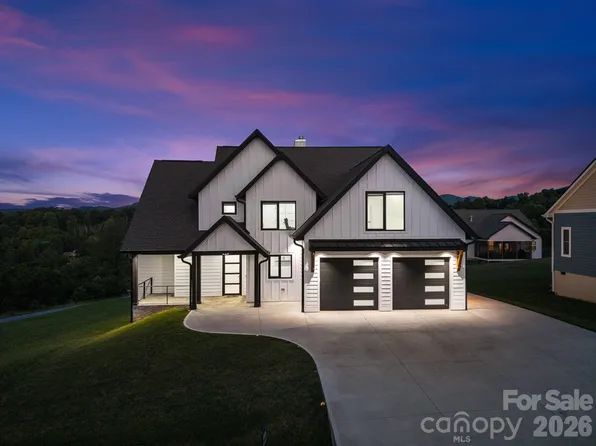 1026 Hillside Ridge Rd, Candler, NC 28715