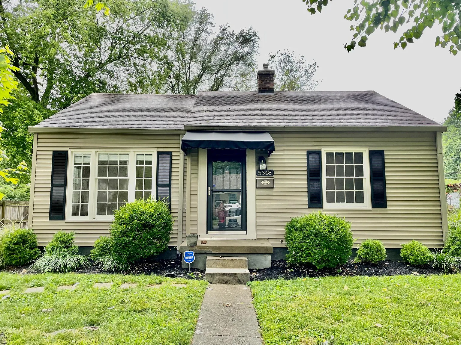 2 bed, 1924 sqft, $2,050 — Photo 1