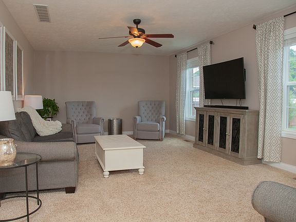 3rd image of 7521 Wisteria Ln