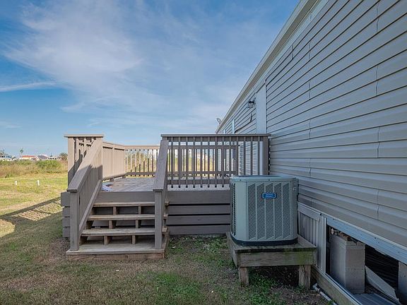 5th image of 106 W Sagebrush St