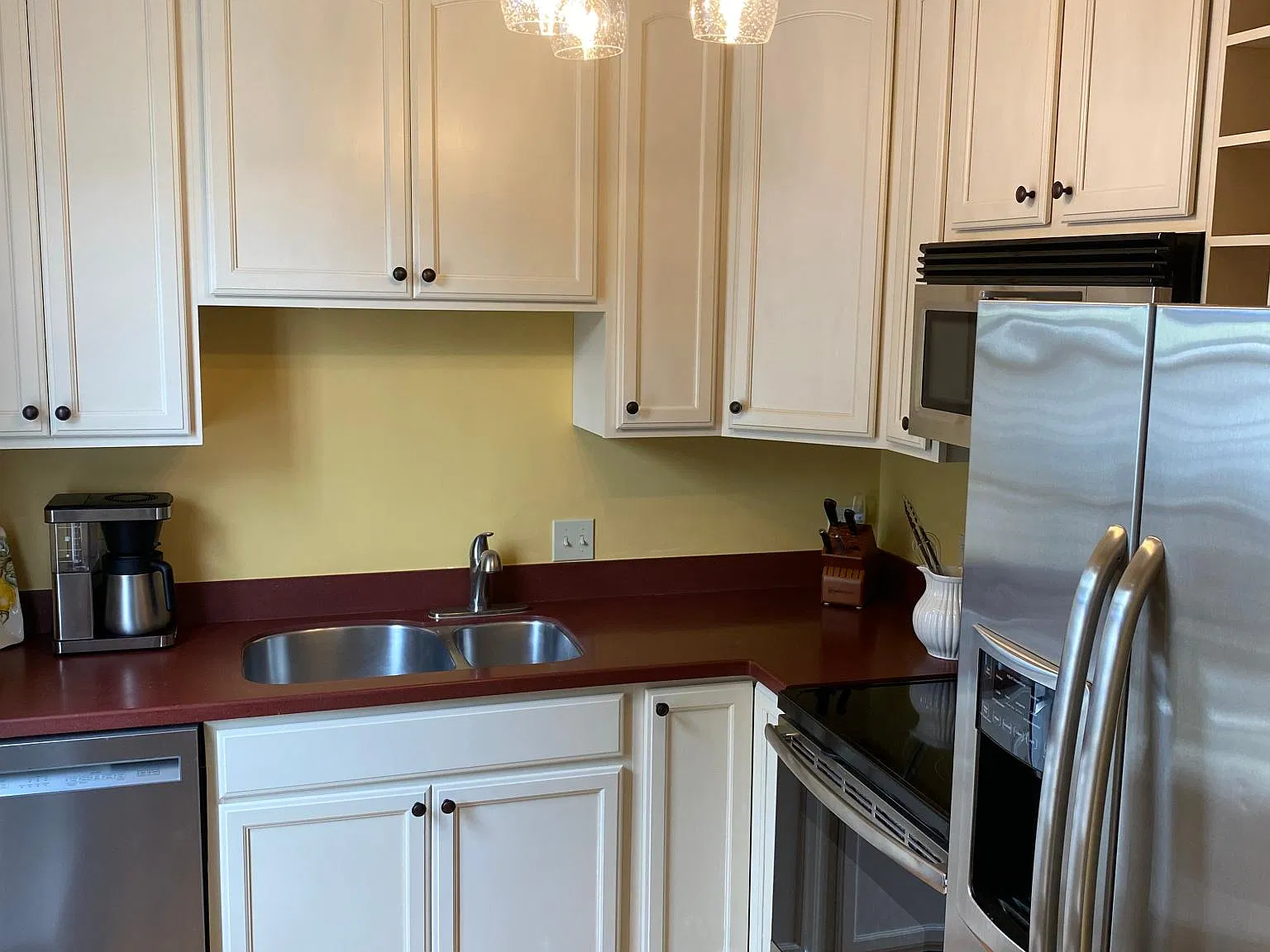 1 bed, 1000 sqft, $2,200 — Photo 3