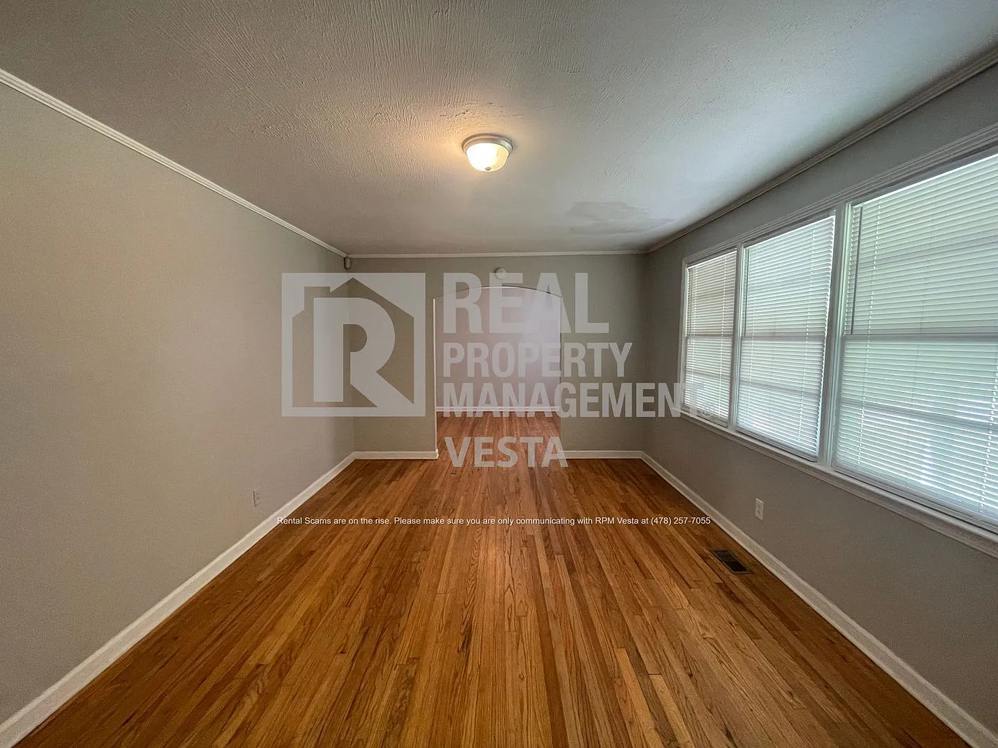3 bed, 1.0 bath, 1378 sqft, $1,150 — Photo 3