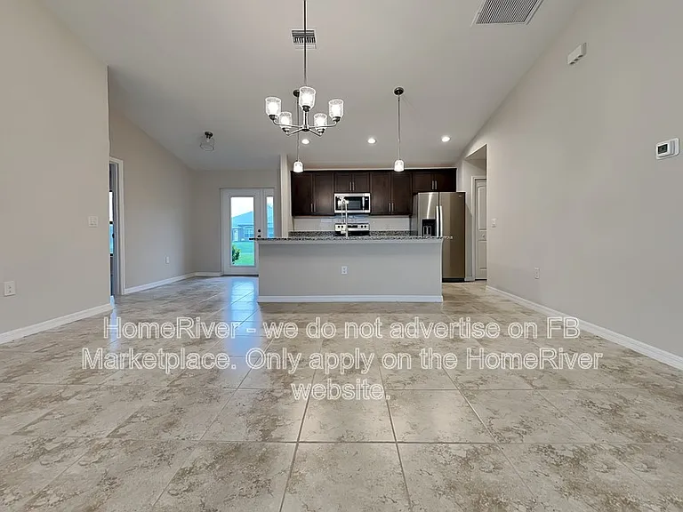 1730 NW 6th Pl — Photo 3